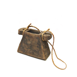 Dzwonek pasterski drewniany Vintage na sznurze 16x12cm